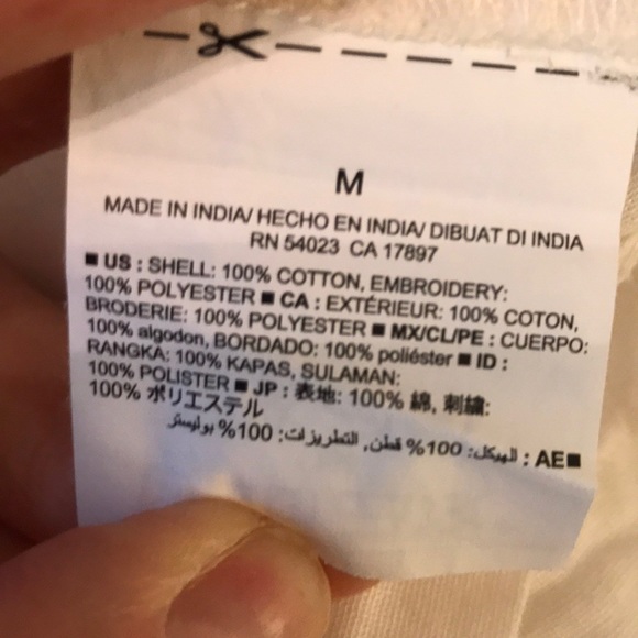 Old Navy sleeveless blouse w/ embroidered yoke. - Picture 4 of 4